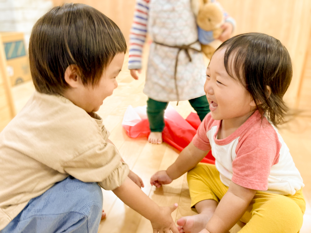 子どもは社会の中で育つ